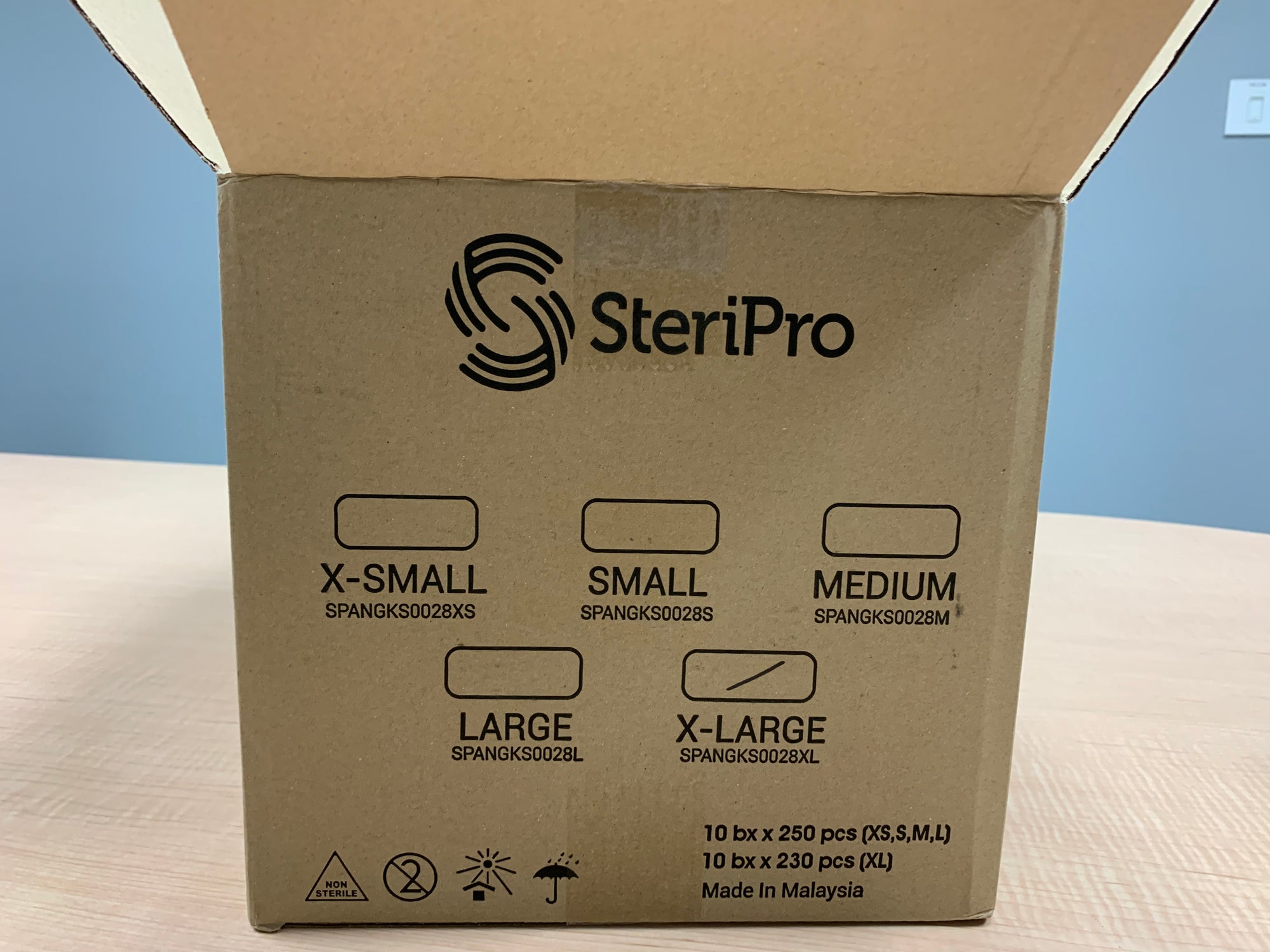 Chemo Medical Grade Nitrile Gloves (250 Gloves in S,M,L or 230 Gloves XL)  - (Sizes Vary) | SteriPro Canada PPE Store.